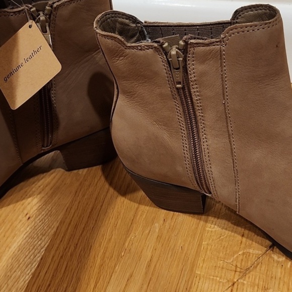 Frye Boots - Picture 6 of 7